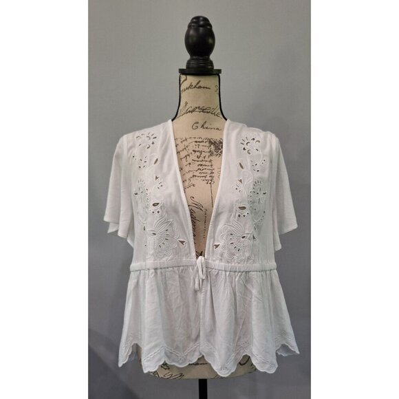 EUC Torrid White Eyelet Challis Tie Front Blouse/Torrid Size 00 (Size 10) - Picture 1 of 7